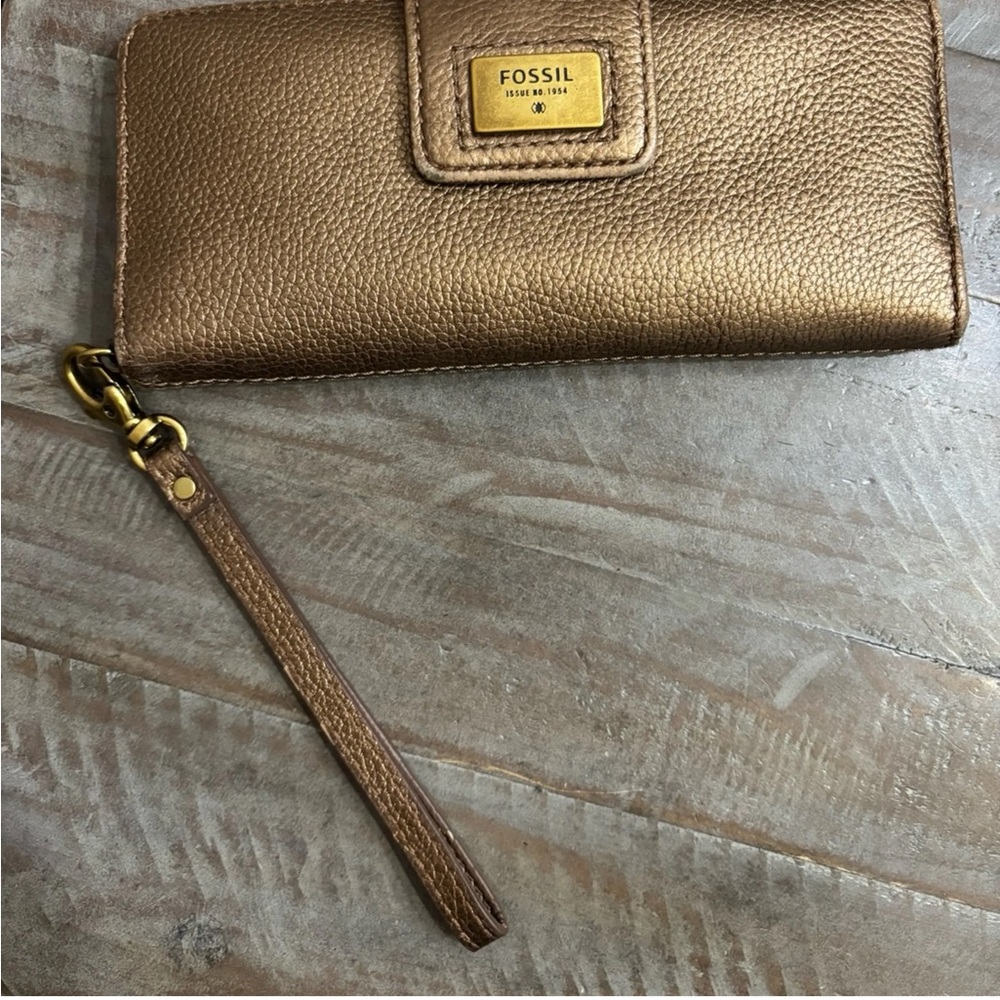 Fossil Women's Gold Leather Wristlet
